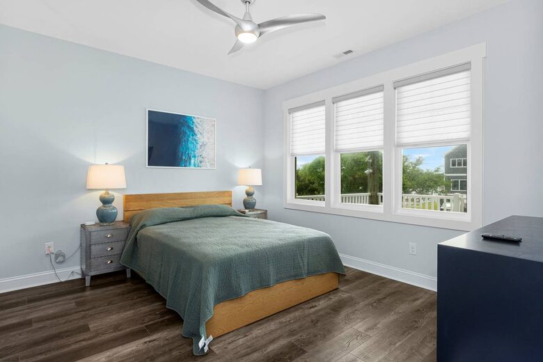 Second bedroom w ensuite