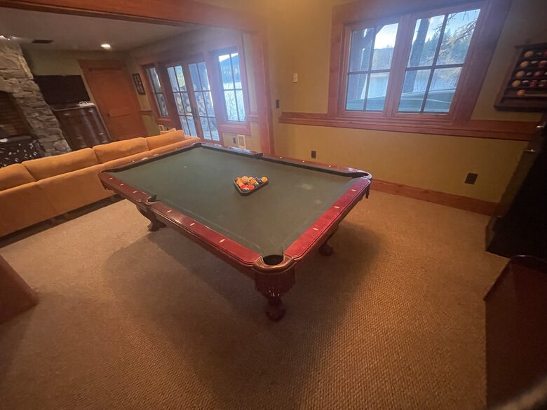 Waterfront Log Home with Mountain Views & Cozy Charm - West Glacier, Montana