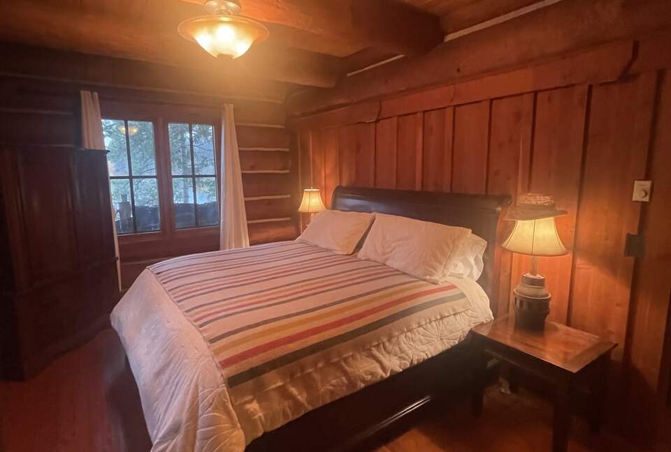 Waterfront Log Home with Mountain Views & Cozy Charm - West Glacier, Montana