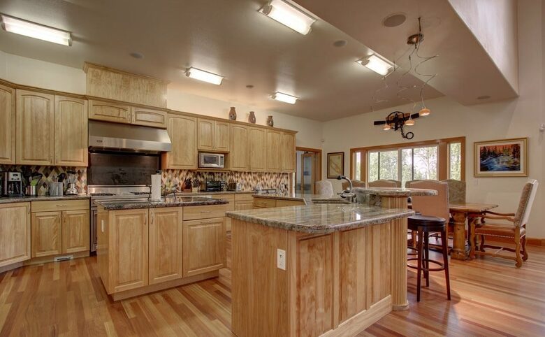 Blue Lantern Lodge - Big Lake, Alaska