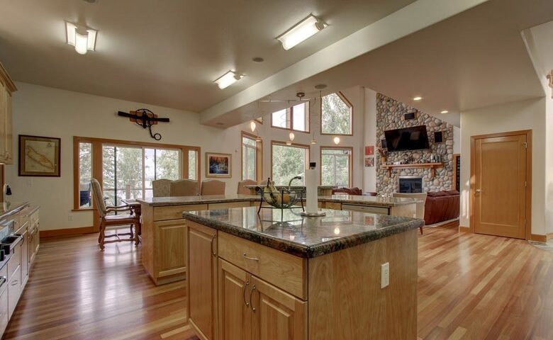 Blue Lantern Lodge - Big Lake, Alaska