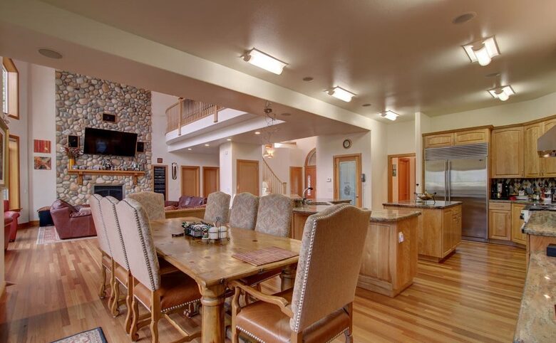 Blue Lantern Lodge - Big Lake, Alaska