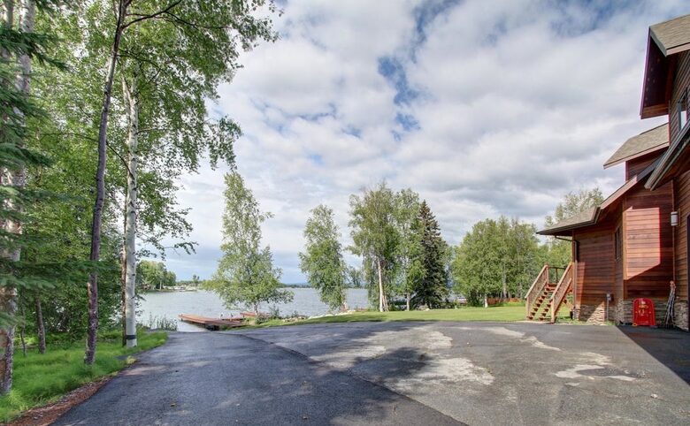 Blue Lantern Lodge - Big Lake, Alaska