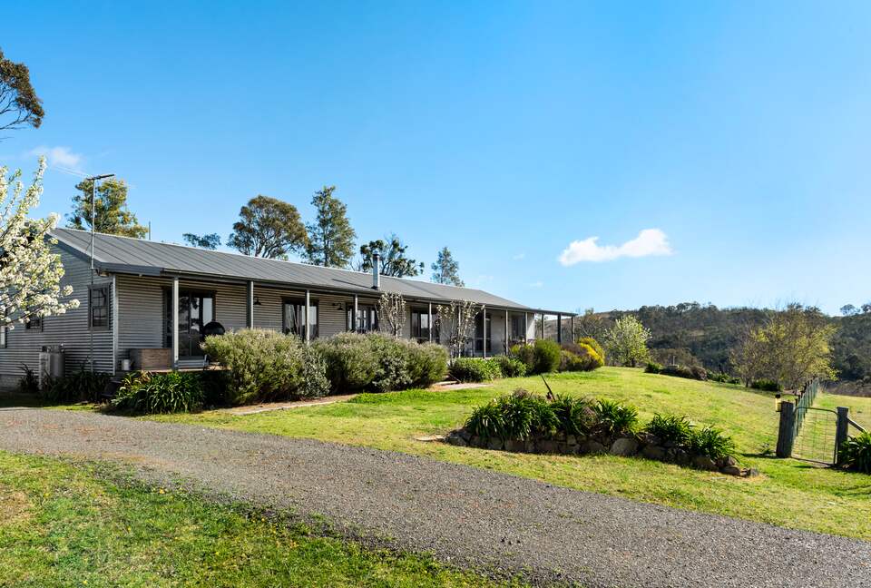 Bullio - Australian Farm Experience - Sydney, Australia