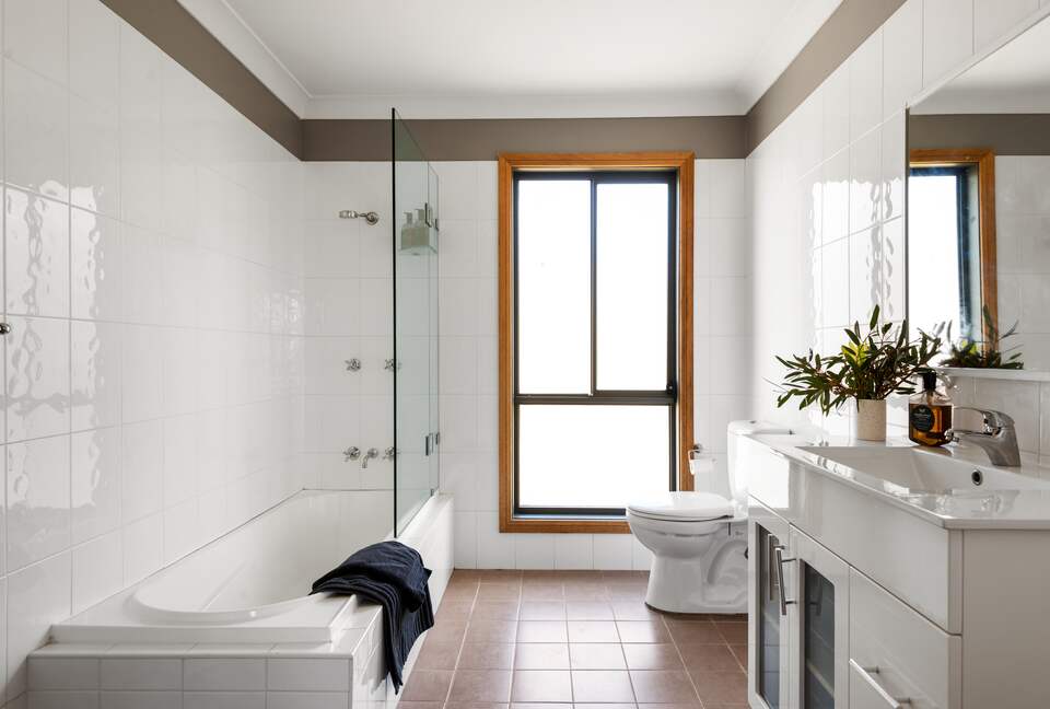 Bullio - Australian Farm Experience - Sydney, Australia