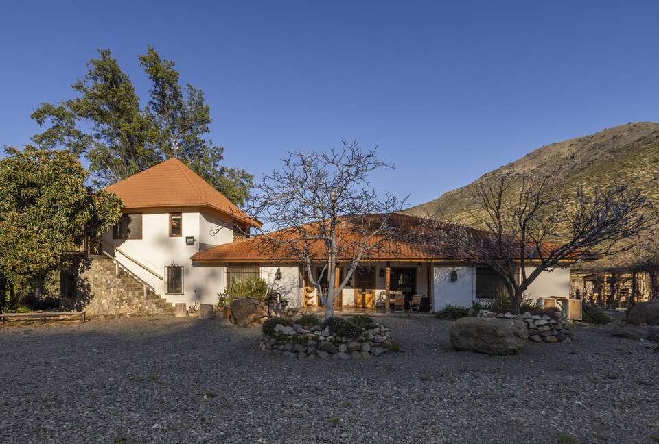 Elegant Countryside Haven in Hacienda Frutillar y Tambillo - Petorca, Chile