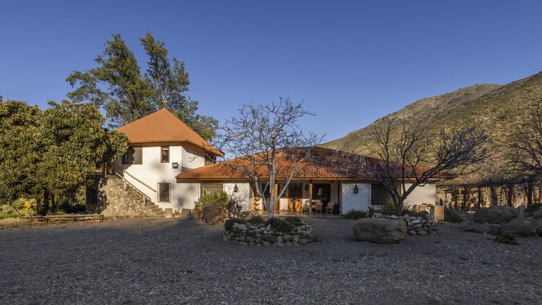 Elegant Countryside Haven in Hacienda Frutillar y Tambillo - Petorca, Chile