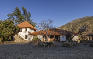 Elegant Countryside Haven in Hacienda Frutillar y Tambillo - Petorca, Chile