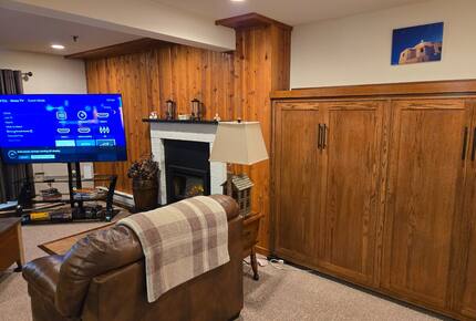 Luxury Retreat at Killington Base with Pool, Spa & Shuttle to Lifts - Killington, Vermont