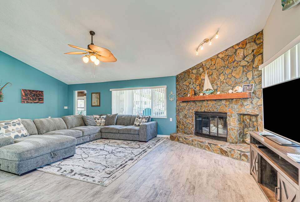 Cozy Waterfront Escape Minutes from Homosassa Springs - Homosassa, Florida