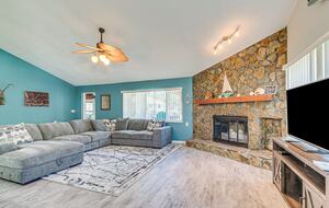 Cozy Waterfront Escape Minutes from Homosassa Springs - Homosassa, Florida