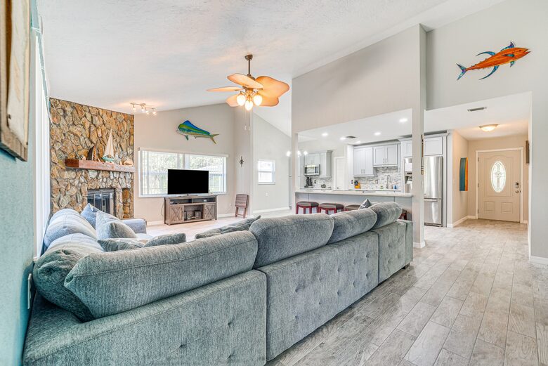 Cozy Waterfront Escape Minutes from Homosassa Springs - Homosassa, Florida