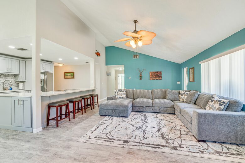 Cozy Waterfront Escape Minutes from Homosassa Springs - Homosassa, Florida