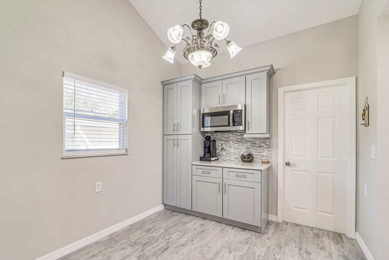 Cozy Waterfront Escape Minutes from Homosassa Springs - Homosassa, Florida