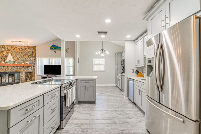 Cozy Waterfront Escape Minutes from Homosassa Springs - Homosassa, Florida