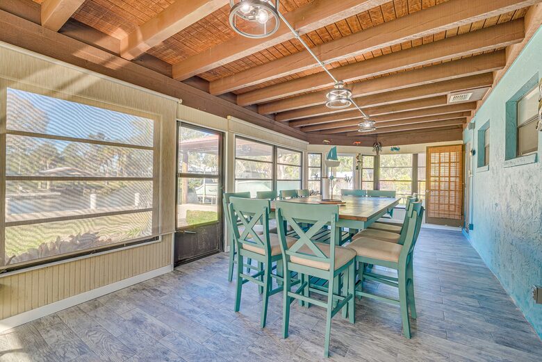 Cozy Waterfront Escape Minutes from Homosassa Springs - Homosassa, Florida