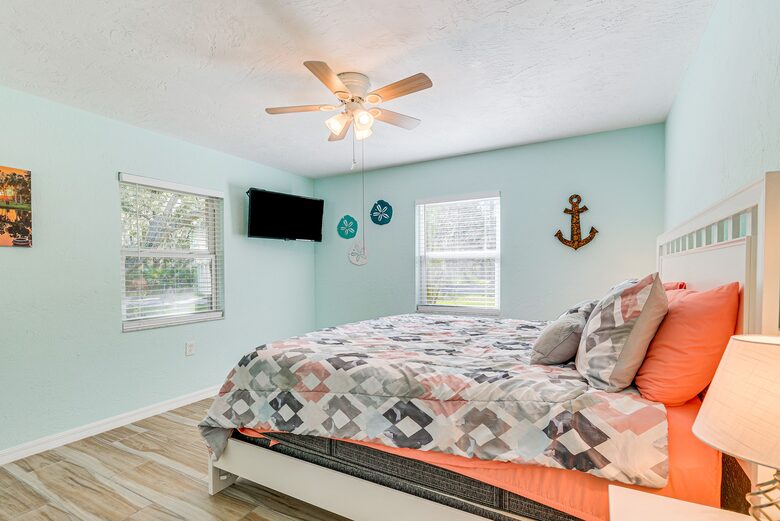 Cozy Waterfront Escape Minutes from Homosassa Springs - Homosassa, Florida