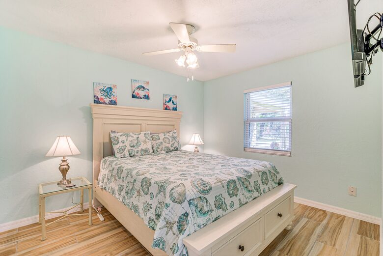 Cozy Waterfront Escape Minutes from Homosassa Springs - Homosassa, Florida