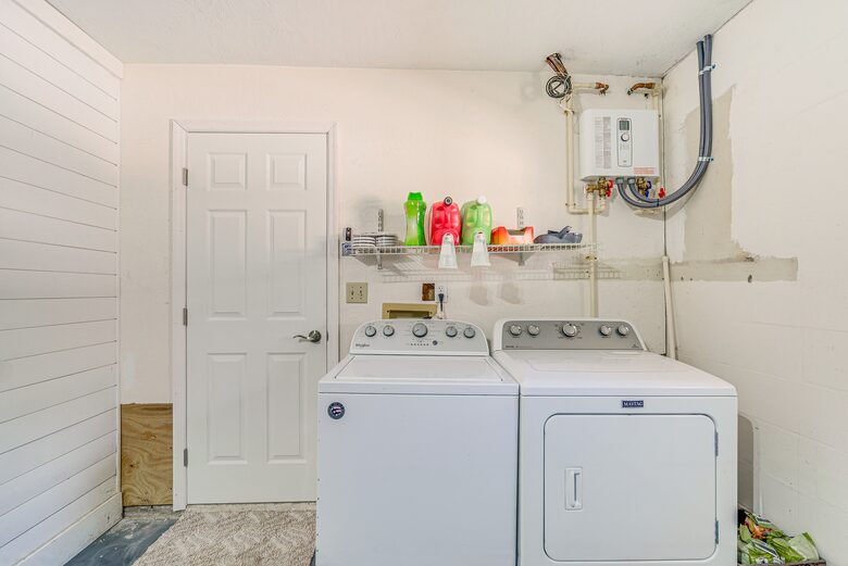 Cozy Waterfront Escape Minutes from Homosassa Springs - Homosassa, Florida