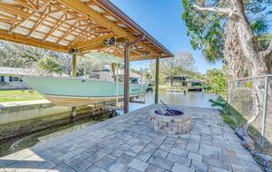 Cozy Waterfront Escape Minutes from Homosassa Springs - Homosassa, Florida