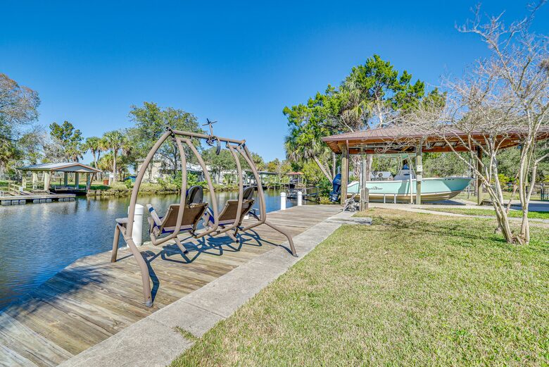 Cozy Waterfront Escape Minutes from Homosassa Springs - Homosassa, Florida