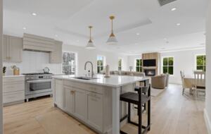 Elegant 5-Bedroom Coastal Haven in the Heart of Chatham - Chatham, Massachusetts