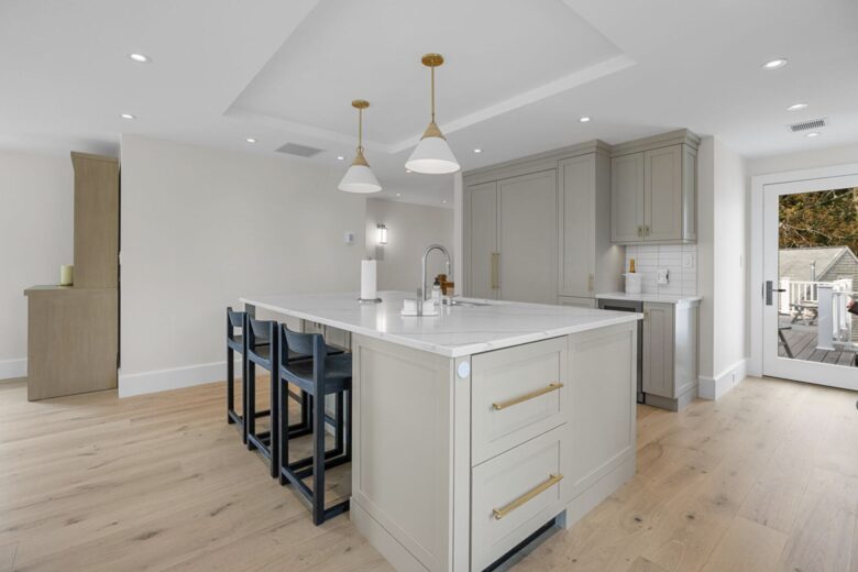 Elegant 5-Bedroom Coastal Haven in the Heart of Chatham - Chatham, Massachusetts