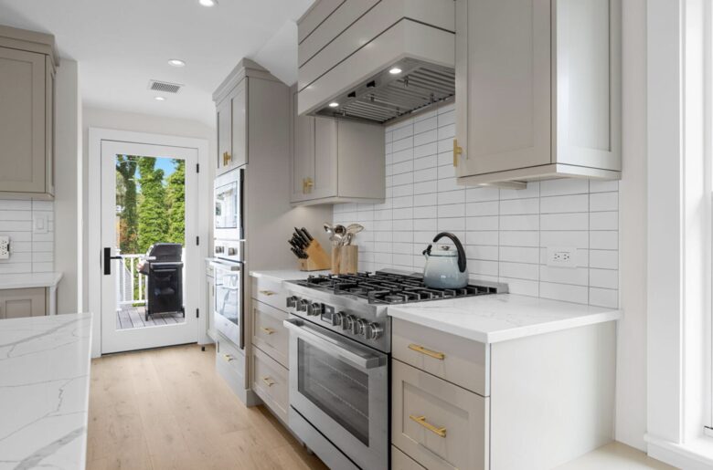 Elegant 5-Bedroom Coastal Haven in the Heart of Chatham - Chatham, Massachusetts