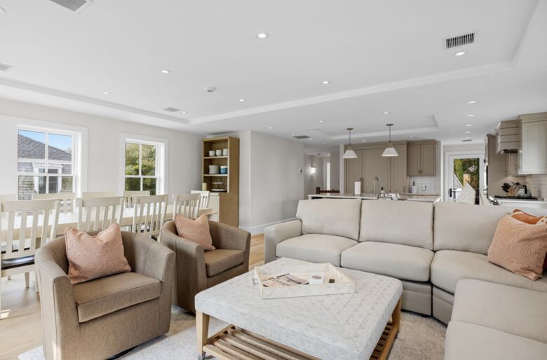 Elegant 5-Bedroom Coastal Haven in the Heart of Chatham - Chatham, Massachusetts