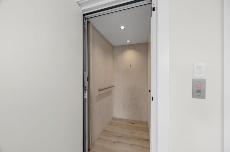 Elegant 5-Bedroom Coastal Haven in the Heart of Chatham - Chatham, Massachusetts