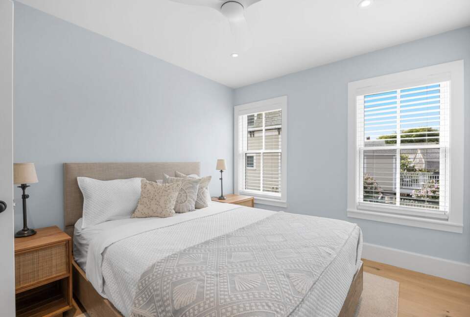 Elegant 5-Bedroom Coastal Haven in the Heart of Chatham - Chatham, Massachusetts