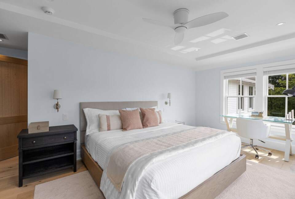 Elegant 5-Bedroom Coastal Haven in the Heart of Chatham - Chatham, Massachusetts