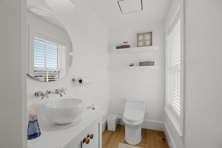 Elegant 5-Bedroom Coastal Haven in the Heart of Chatham - Chatham, Massachusetts