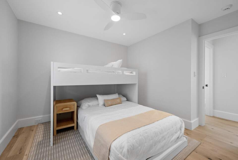 Elegant 5-Bedroom Coastal Haven in the Heart of Chatham - Chatham, Massachusetts