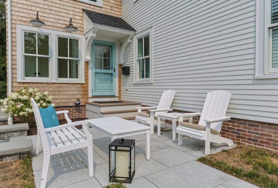 Elegant 5-Bedroom Coastal Haven in the Heart of Chatham - Chatham, Massachusetts