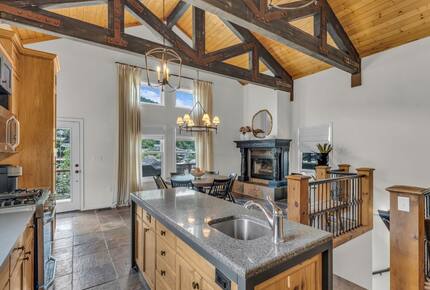 Spacious Park City Escape with Valley Views & Sauna - Park City, Utah