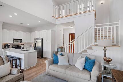 Elegant Coastal Getaway Overlooking Baytowne Golf Course - Miramar Beach, Florida