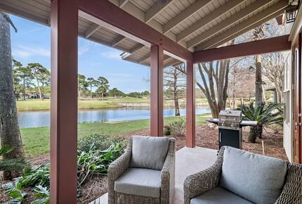 Elegant Coastal Getaway Overlooking Baytowne Golf Course - Miramar Beach, Florida