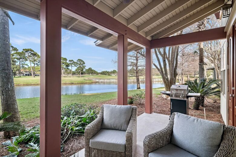 Elegant Coastal Getaway Overlooking Baytowne Golf Course - Miramar Beach, Florida