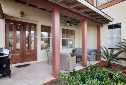 Elegant Coastal Getaway Overlooking Baytowne Golf Course - Miramar Beach, Florida
