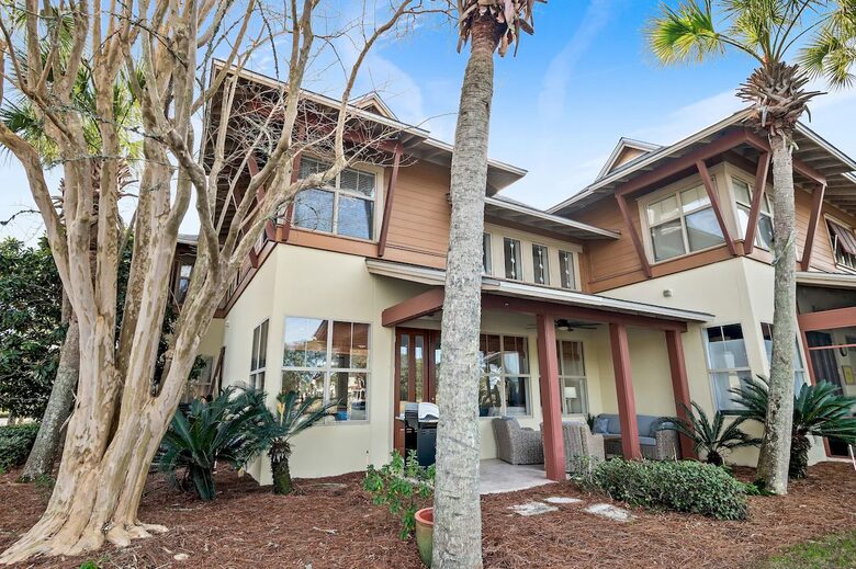 Elegant Coastal Getaway Overlooking Baytowne Golf Course - Miramar Beach, Florida