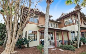 Elegant Coastal Getaway Overlooking Baytowne Golf Course - Miramar Beach, Florida