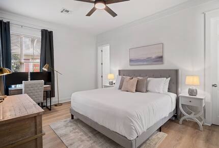 Elegant Coastal Getaway Overlooking Baytowne Golf Course - Miramar Beach, Florida