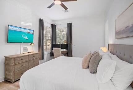 Elegant Coastal Getaway Overlooking Baytowne Golf Course - Miramar Beach, Florida