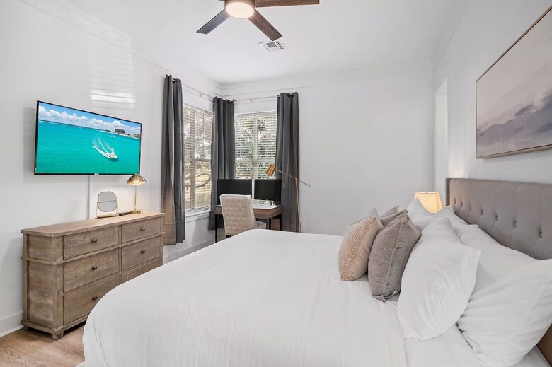 Elegant Coastal Getaway Overlooking Baytowne Golf Course - Miramar Beach, Florida