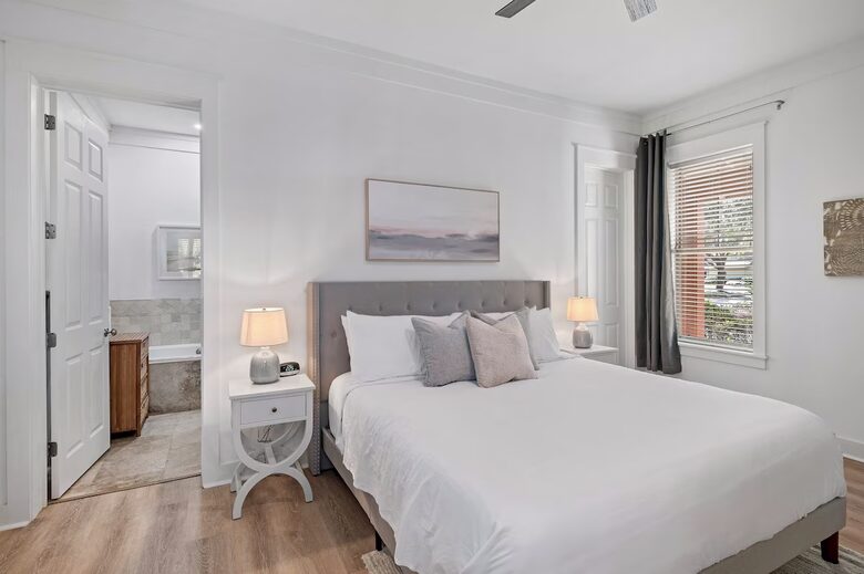 Elegant Coastal Getaway Overlooking Baytowne Golf Course - Miramar Beach, Florida