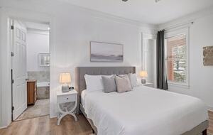 Elegant Coastal Getaway Overlooking Baytowne Golf Course - Miramar Beach, Florida