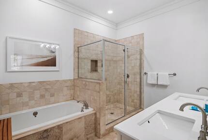 Elegant Coastal Getaway Overlooking Baytowne Golf Course - Miramar Beach, Florida