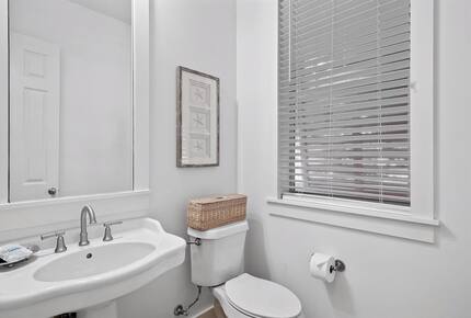 Elegant Coastal Getaway Overlooking Baytowne Golf Course - Miramar Beach, Florida