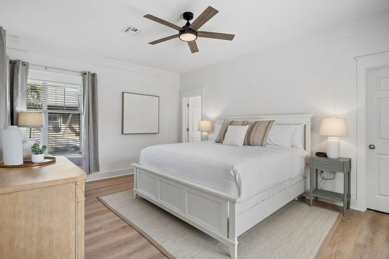 Elegant Coastal Getaway Overlooking Baytowne Golf Course - Miramar Beach, Florida